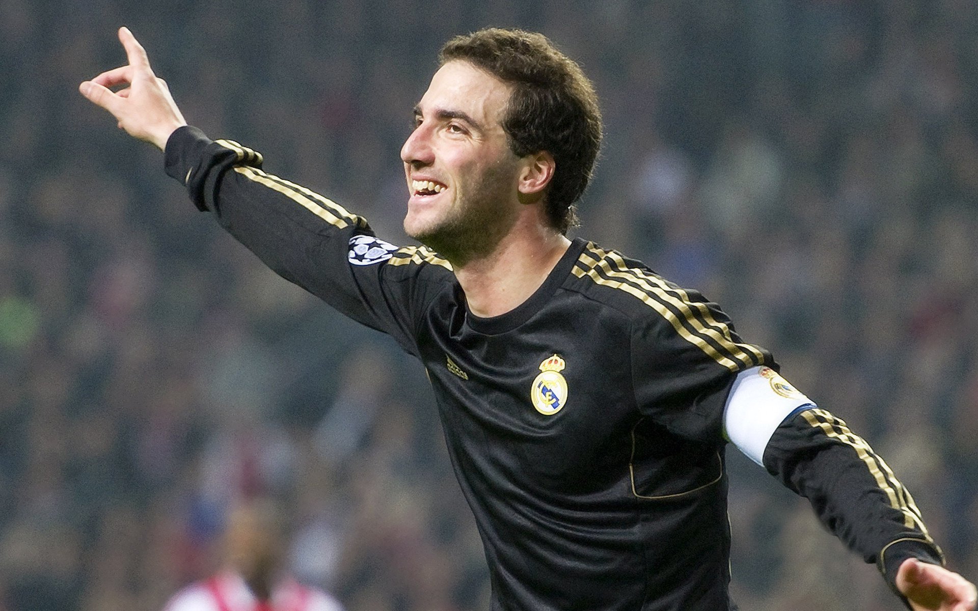 冠军争夺战:关键球员状态成最终胜负决定,冠军争夺赛第一局